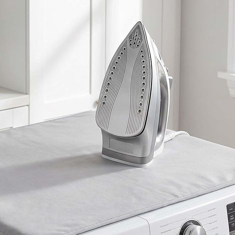 Thickened Double-Sided Ironing Mat, Portable and Foldable, Suitable for Steam Ironing on Desk and Bed (70 x 80 cm) (1/3)