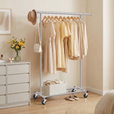 Portant à Vêtements avec Roulettes, Tringle Extensible, Capacité de Charge 100 kg, 45 x (92-132) x 161,5 cm, Montage Facile, Argent (1/5)