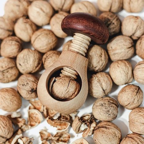 Casse-noisette, en bois, en forme de champignon, marron (1/5)