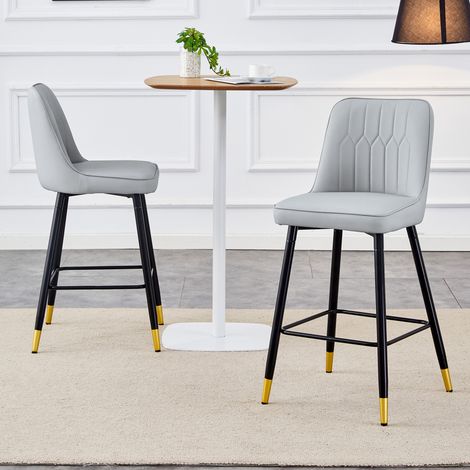 Lot de 2 tabourets de bar, 100 cm de haut, similicuir gris clair, piètement métal noir, repose-pieds ergonomique. Multiples coloris disponibles – parfait pour votre comptoir ou cuisine. (1/5)