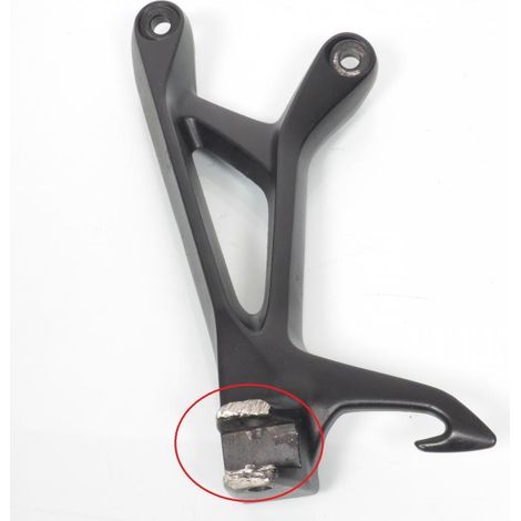 [PRODUIT D'OCCASION] Platine de repose pied passager gauche origine pour Moto Suzuki (1/3)
