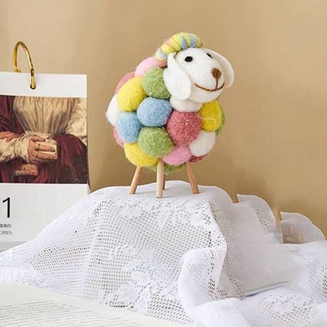 Stück: Bunte Schaffigur Farbe: Wie abgebildet Material: Plüsch Bunte Schaffigur, geeignet für das Wohnzimmer.