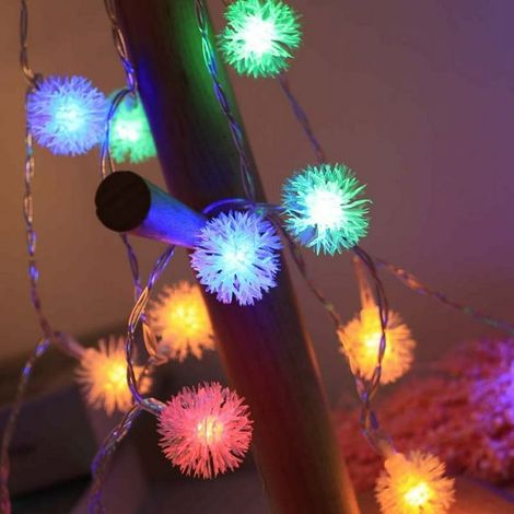 Guirlande lumineuse solaire LED colorée à boules de fourrure pour jardin, décoration de Noël extérieure, étanche, 6 m (19,7 pi) / 40 LED, fonctionne sur piles (1/4)