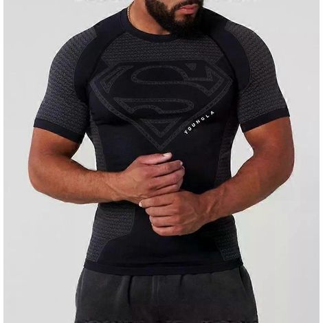 Atmungsaktives und figurbetontes Herren-T-Shirt, Sport- und Fitnessoberteil. (1/2)