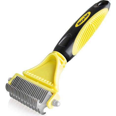 Brosse Chien Brosse Chat, Peigne Déméloir Chien Professionnel et Brosse Chien Poil Long, Râteau de Toilettage pour Chien et Chat Réduit Efficacement la Perte de Cheveux Jusqu'à 90% (1/5)