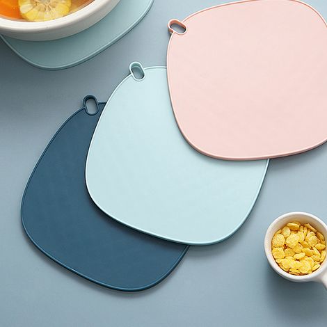 Sous-tasse en silicone isolant, antidérapant, résistant à la chaleur et pouvant être suspendu, utilisable comme set de table de cuisine, set de table style occidental, sous-plat style nordique, sous-p (1/4)