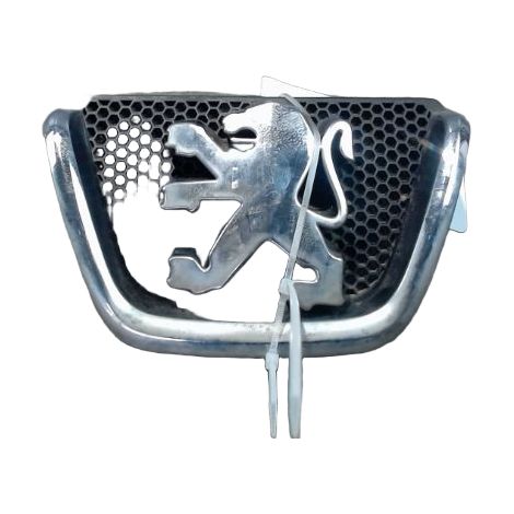 [PRODUIT D'OCCASION] Sigle Calandre PEUGEOT 206 3p ♻️ Ref Oe. 7810c5 - Garantie à vie (1/3)
