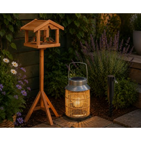 Ensemble pour jardin a oiseaux sauvages 3 pieces lanterne solaire en rotin pied de parasol et mangeoire en bois de sapin 221618905 221618905 (1/5)