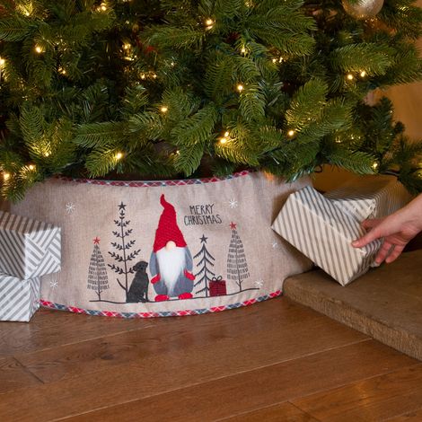 1.2m Hessian Tartan Nordic Gnome Gonk Novelty Christmas Tree Skirt Decoration (1/4)