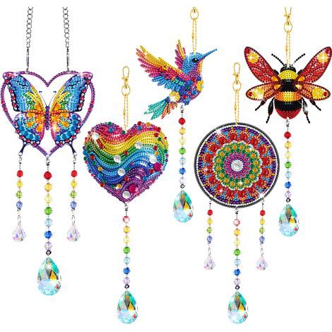 Set mit 5 DIY-Patchwork-Windspielen – Kolibri-, Schmetterlings- und Herzmotive mit Perlenbasen zur Dekoration von Türen und Fenstern (1/5)
