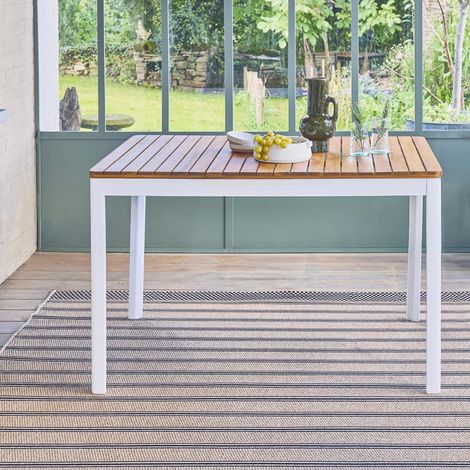 Sweeek – Table de jardin 6 places en acacia blanc – Coins arrondis – Dimensions 120 x 80 x 75 cm – Idéale pour repas en extérieur (1/5)