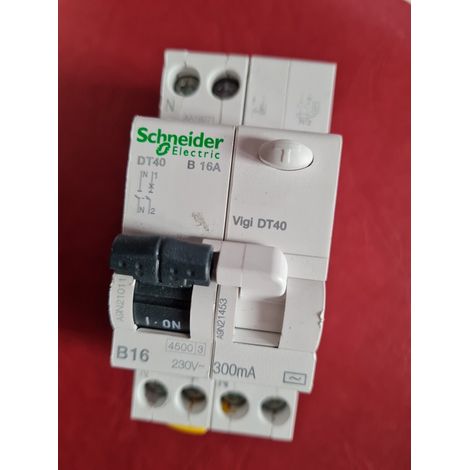 Schneider Electric – Disjoncteur différentiel 16A 300mA-AC 1P+N – Protection contre les surcharges et fuites de courant – Sécurité optimale pour installations électriques