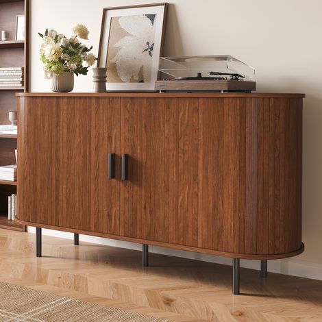 Credenza 140x40x75 cm con 2 ante scorrevoli e vani a giorno laterali mobiletto basso soggiorno in mdf e metallo stile moderno colore noce (1/5)