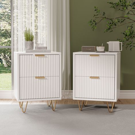 Set aus 2 Nachttischen 55 cm – Mit 2 Schubladen, wellenförmige Textur, goldfarbene Griffe und Füße, Stauraum, Weiß