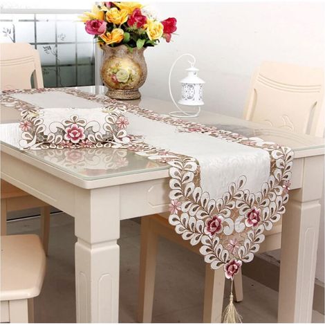 Chemin de table moderne 40 x 150 cm, nappe rose en polyester brodée ajourée (1/5)