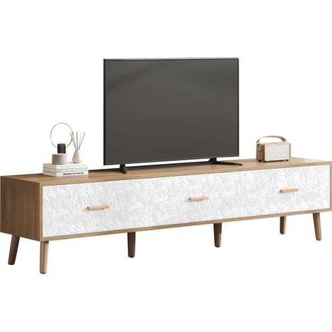Meuble TV bas vintage 150 cm avec 3 tiroirs, finition bois clair et portes texturées blanches, pour salon et chambre, idéal pour écran jusqu'à 70 pouces – CHICFURN (1/5)