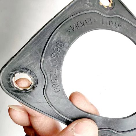 La référence 9631172880 est compatible avec les joints de servofrein des Citroën C4, C8 et C5 Axela (modèles 206, 307 et 308), joints métalliques ou en papier, et assure l'étanchéité du servofrein et (1/4)