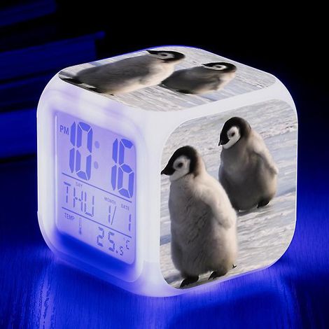 Pinguin-Wecker mit Bild, LED-Wecker mit USB-Anschluss, Kinder-LED-Nachtlicht, blinkend, 7 Farben, digitaler Tischwecker (1/5)