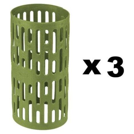 Un ensemble de 3 manchons de protection verts pour troncs d'arbres