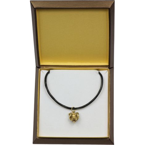 Collier Staffordshire Bull Terrier, Staffik, Staffi - pendentif plaqué or avec un chien dans un coffret cadeau, idéal pour les amoureux des chiens. Un bijou remarquable de la marque Art-Dog. (1/5)