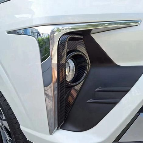 Gilt für die Rückspiegelabdeckung, den Türgriff, die Nebelscheinwerferblende, die Einstiegsleistenaufkleber und die Zierteile des Toyota Veloz Cross Modelljahr 2022. (1/4)