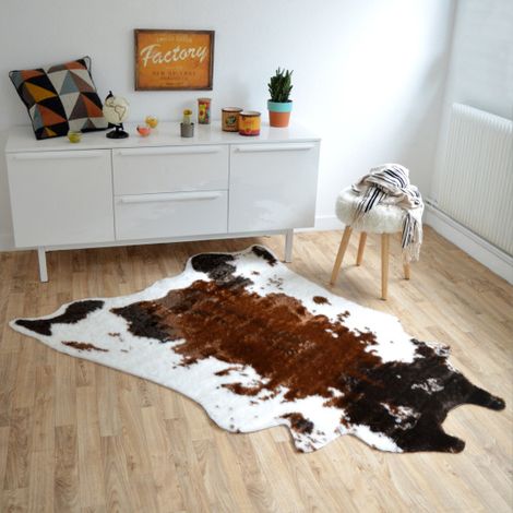 Décoweb – Tapis imitation peau de bête Montbéliarde 140 x 170 cm – 100% acrylique – Hauteur de fibre 10 mm – Poids 680 g/m² (1/5)