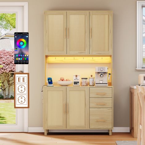 Buffet 70x35x180 cm, avec éclairage LED réglable, 3 tiroirs, 5 portes en rotin tressé, 2 prises, zone d'exposition ouverte, poignées dorées - Naturel (1/5)