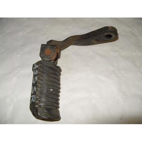 [PRODUIT D'OCCASION] Platine de repose pied pilote gauche origine pour moto Yamaha 125