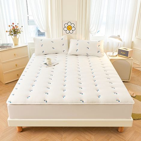 Ensemble de trois pièces de drap-housse matelassé en coton lavé teint en fil de coton brodé, protège-matelas simple et double (1/3)