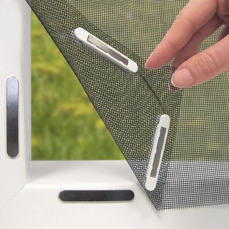 Mosquito net with Velcro  Adjustable to fit windows up to 150 x 130 cm  Secured by 12 magnets (1/5)