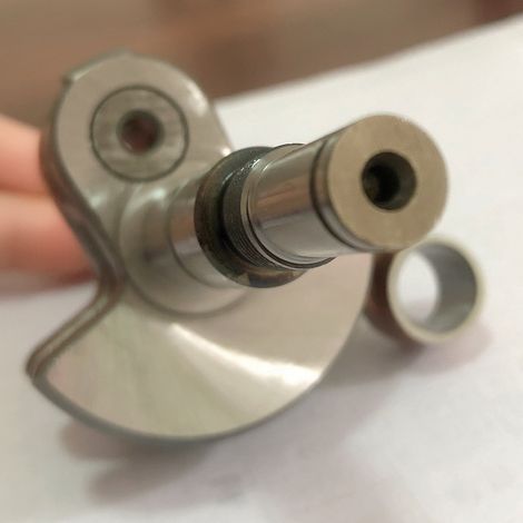 Compatible with the vilebrequin of the tronçonneuses STIHL MS271 and MS291 Vilebrequin forgé haute précision Roulements and joints d'huile included Remplacement direct des pièces d'origine Durabil