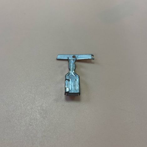 7116-4030 Automotive connectors, plugs, wire harness terminals