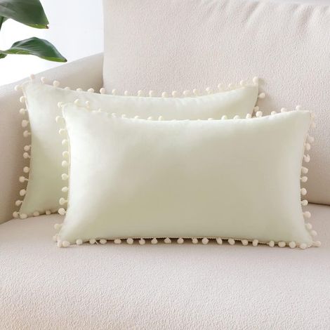 (30x50 cm, Blanc Crème)Lot de 2 Housses de Coussin Décoratives en Velours Doux Pompons Taies d'oreiller Décoration D'intérieur Housse Coussins pour Canapé Lit Chaise Chambre Salon (1/5)