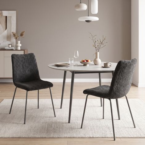 Lot de 2 Chaises de Salle à Manger, Chaises Cuisine Rembourrées en Velours, Dossier Incurvé, Pieds en Métal, Gris Foncé (1/5)