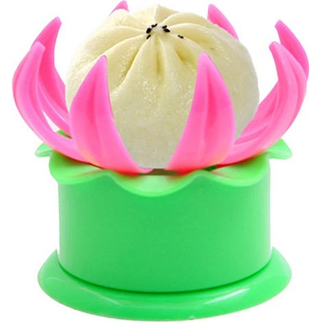 Set bestehend aus 2 manuellen Ravioliformen, einer gefüllten Briocheform, einem DIY-Gebäckausstecher und Küchenutensilien. (1/5)