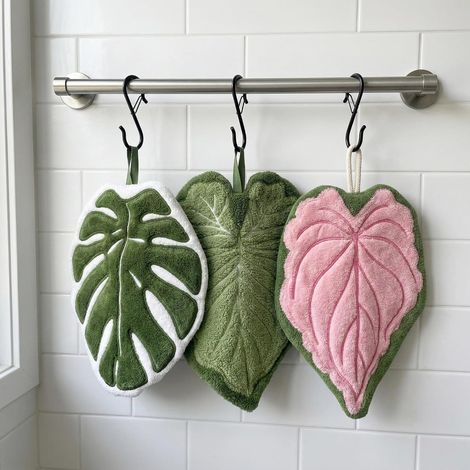 Essuie-Mains à Feuilles Vertes, 3 Pièces Serviettes de Cuisine, Torchons Absorbants, Jolies Serviettes, avec Boucles de Suspension, Doux Serviette Polaire Corail pour Cuisine, Salle de Bain, Table (1/5)