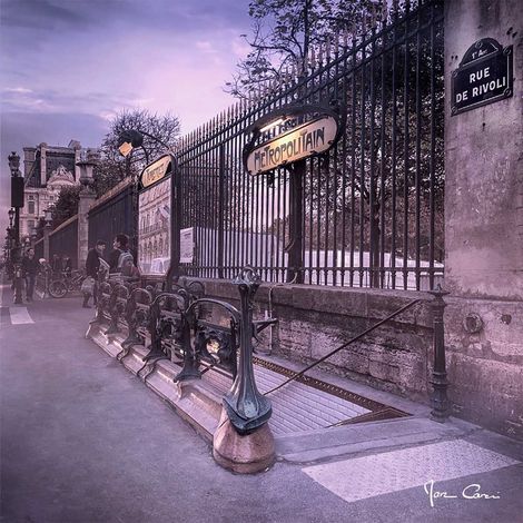 Tableau sur verre rue de Rivoli Paris 45x45 cm - Impression sur Verre - Image HD imprimée sur Verre - Tableau mural décoratif en verre - Finition Brillante - Fabriqué en France (1/5)