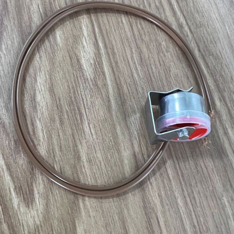 The 42059602 thermostat is suitable for most refrigerators and is also compatible with Electrolux, Gibson and other brands.