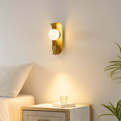 Goldene Wandleuchte mit Schalter Leselampe und Glaskugel - Matalia (1/5)