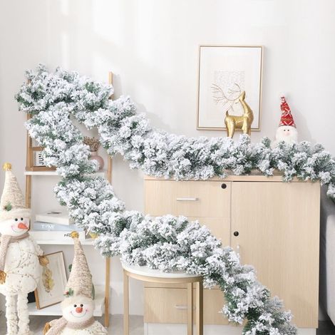 Garland of rotin white retombant of 2,7 m in cedre, ideal for decorate a Christmas tree of Christmas, a fireplace, a stairs, a door or a yard (1/5)