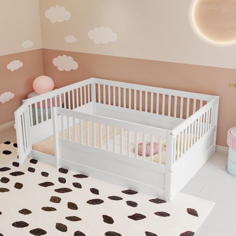 Cama infantil de madera blanca 140x200 cm, cama de suelo con valla y puerta