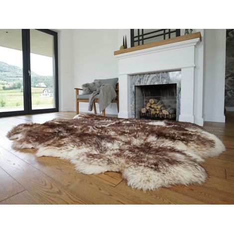 Alfombra gigante de cuatro pieles de oveja, color marrón. Manta de piel de oveja auténtica. Alfombra decorativa marrón, cómoda, acogedora, ¡natural y muy gruesa (1/5)