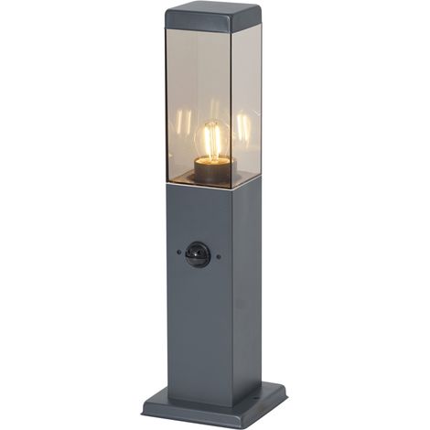 Außenleuchte Dunkelgrau mit Rauchglas 45cm IP44 mit Steckdose und Bewegungssensor - Malios