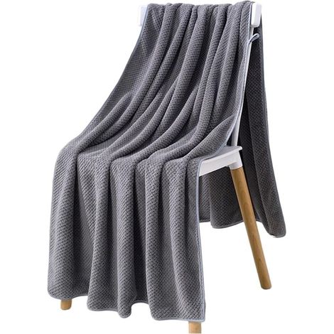 Large bath towel 70 x 140 cm for gym, pool, beach (1/5)