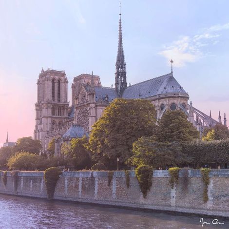 Tableau sur verre synthétique Notre Dame depuis la Seine 90x90 cm - Impression sur Verre synthétique - Image HD  imprimée sur Verre synthétique - Tableau mural décoratif - Fabriqué en France (1/4)