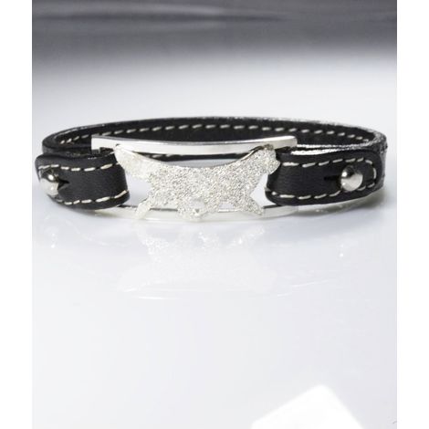 S 18 cm: Silbernes Armband mit Silhouette eines spazierenden Neufundländers und Armband aus echtem Rindsleder