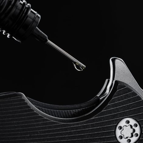 Huile pour couteaux Pruciak Protector Glide Entretien des couteaux pliants, outils multifonctions, etc. (1/5)