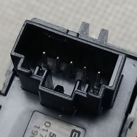 Suitable for Geely Binrui, Emgrand GS, GL, and Geometry AG6 universal single-gang electric rocker window switch 1734031