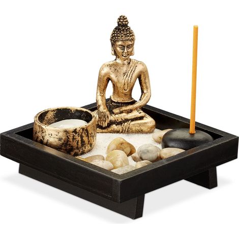 Jardín zen con Buda