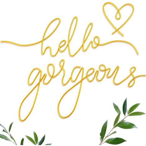 Glamouröse Wanddekoration aus Metall – Minimalistisches „Hello“-Schild für das Wohnzimmer (Gold, klassischer Stil) (1/5)